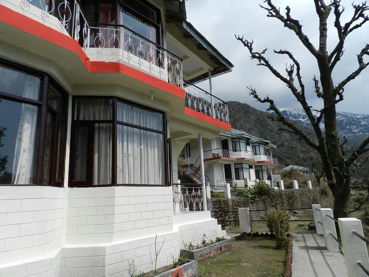 Hotel Shivalay Дхарамсала Екстериор снимка