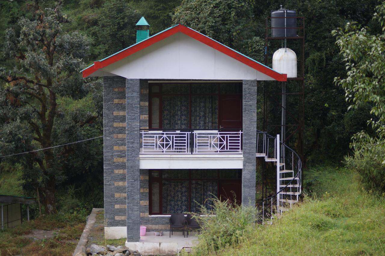 Hotel Shivalay Дхарамсала Екстериор снимка